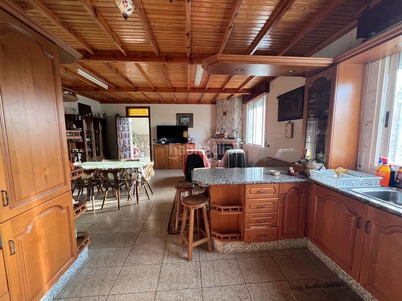 Foto 05a94473-de75-488b-8a3d-3d35d290a4f6. Casa amb calefacció aparcament piscina a Barrocanes Ourense
