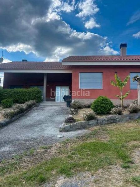 Foto d95771d3-a3a6-43fd-b934-304d5315d00d. Casa a Toén