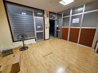 Lloguer Local Comercial a Centro. Se alquila local en galerias de buenos aires