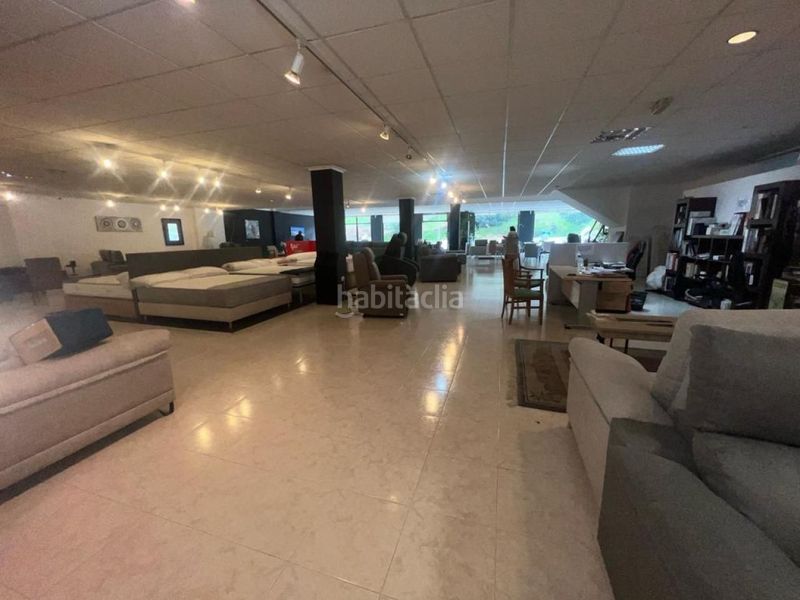 Foto 1ac02f27-e1ef-4408-9d9f-8e49cf6f8c2a. Local comercial a Coles