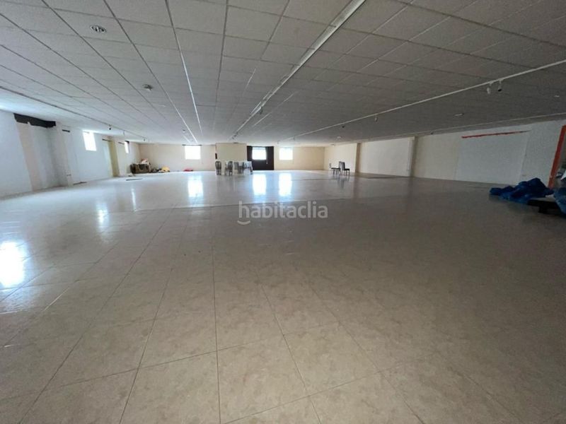 Foto 2bdd11ed-514d-4bee-af09-487b17fe6493. Local comercial a Coles