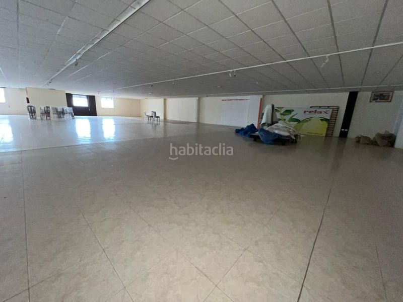 Foto ab0f3c6f-6206-416a-9c9c-6896a26ac4c8. Local comercial a Coles