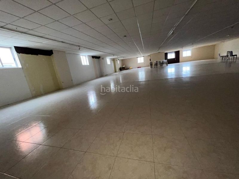 Foto eebe5c27-f72c-41cd-a190-e4b640f6afe5. Local comercial a Coles