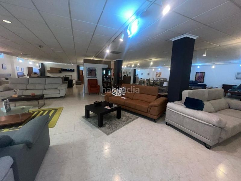 Foto fb97639d-1edb-4081-8398-9fabdf45983e. Local comercial a Coles