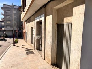 Local Comercial a Rua valladolid 0. Bajo en venta con proyecto para vivienda en rua valladolid!!