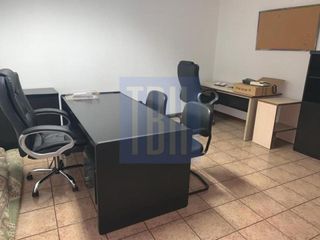 Affitto Ufficio in Bierzo 32. Despacho en alquiler en centro