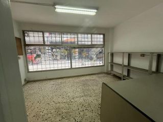 Locale commerciale in Centro - Areal