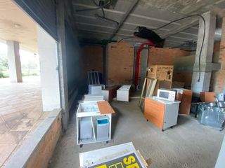 Lloguer Local Comercial a Centro. Se alquila o vende local a reformar para negocio