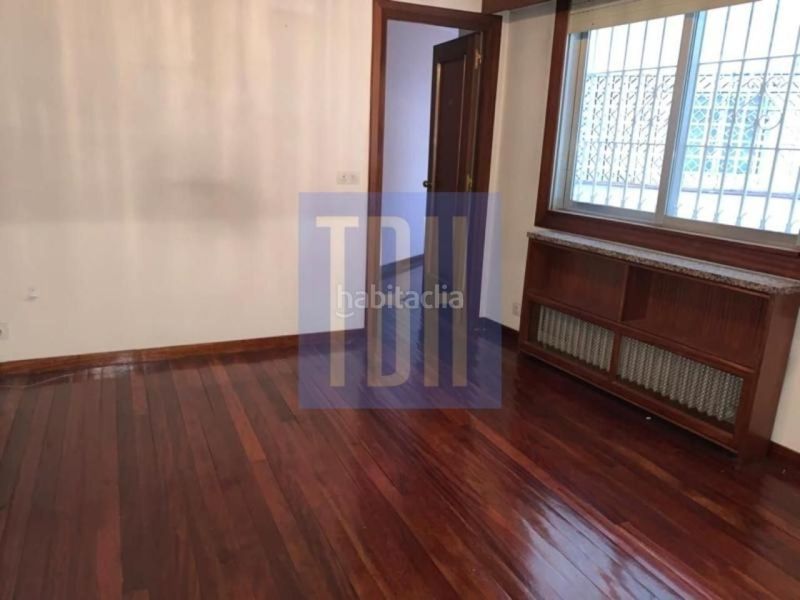 Foto 993f8e10-5043-48f4-8d07-50b4264e168d. Pis amb aparcament a Centro Ourense