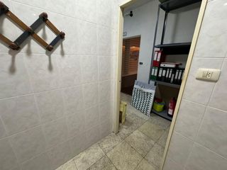 Local Comercial a Gran via 180. Novedad!! maravilloso local en venta en gran via