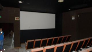 Lloguer Local Comercial a Centro. Local en el centro antiguo cine
