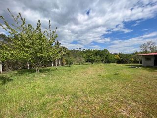 Wohngrundstück in Lg de monterrey 12. Se vende finca con galpon