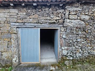 Local Comercial en Teixeira (A). Se vende galpón en a teixeira  castro caldelas