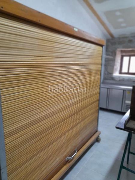 Foto cf7059cb-c70f-4d2a-b71f-9943e0aeeb20. Lloguer local comercial a Coles