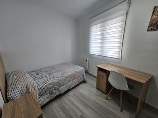 Miete Dachwohnung in Universidad. Atención estudiantes 20262027 !!! se alquila ático de 3 habitaci