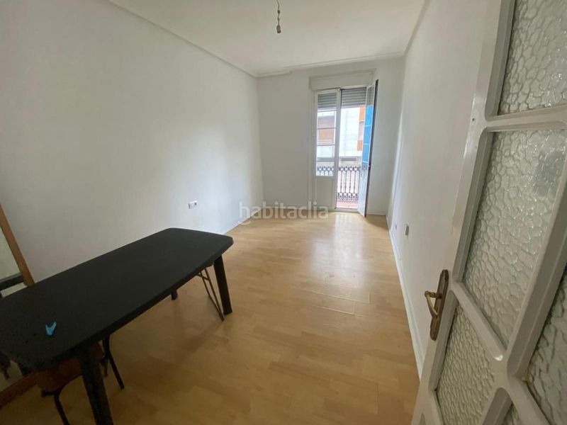 Foto ac922b21-8470-45ad-a99a-4d87f6cce4a3. Pis amb aparcament a A Carballeira Ourense
