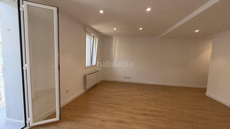 Foto 563f5599-0b22-4a07-b08e-89d7151847f1. Pis a Universidad Ourense
