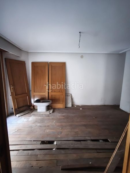 Foto 16909e6b-1ad4-4a3c-8782-8bb45e4a507a. Pis a Centro Ourense