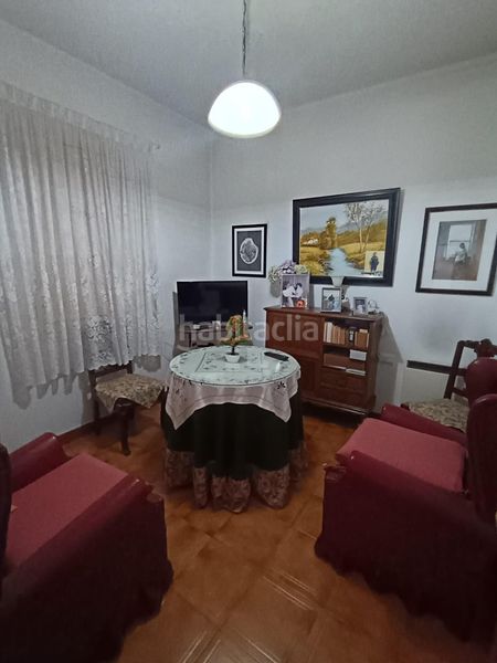 Foto 6c27920e-76e6-4f74-92d5-25651c7a79ac. Edificio amplio edificio semireformado en posio, oportunidad única en Ourense