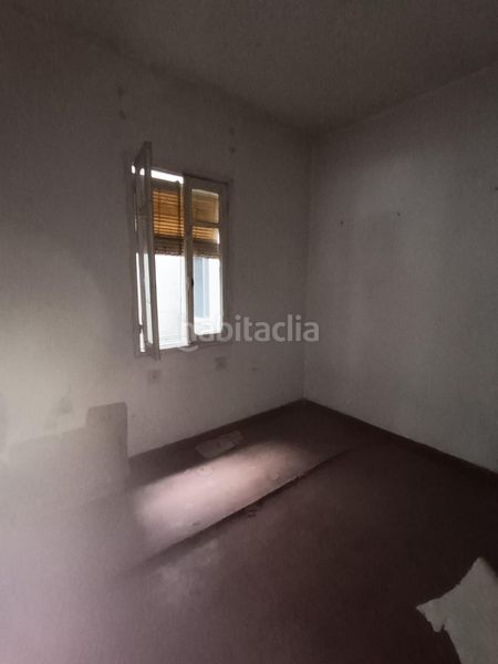 Foto add73057-eed8-46b2-b0e4-7f5e2650953d. Edificio amplio edificio semireformado en posio, oportunidad única en Ourense
