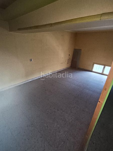 Foto c65d5b15-d3af-4c49-b5ea-14d6967b2894. Edificio amplio edificio semireformado en posio, oportunidad única en Ourense
