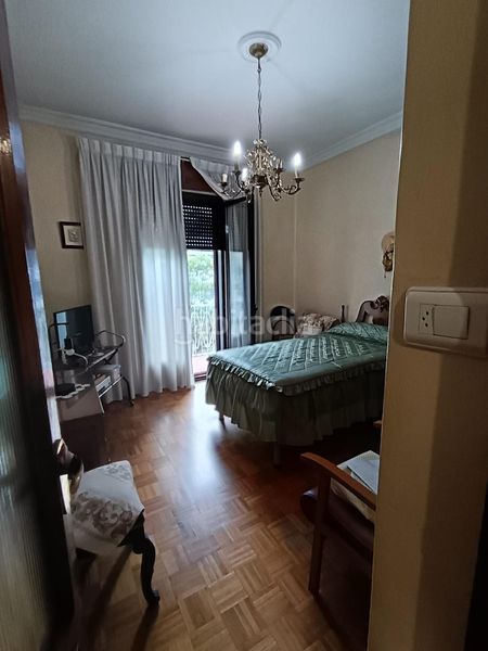 Foto d82987c3-9b5d-46c7-a72e-ebcae62290dc. Edificio amplio edificio semireformado en posio, oportunidad única en Ourense