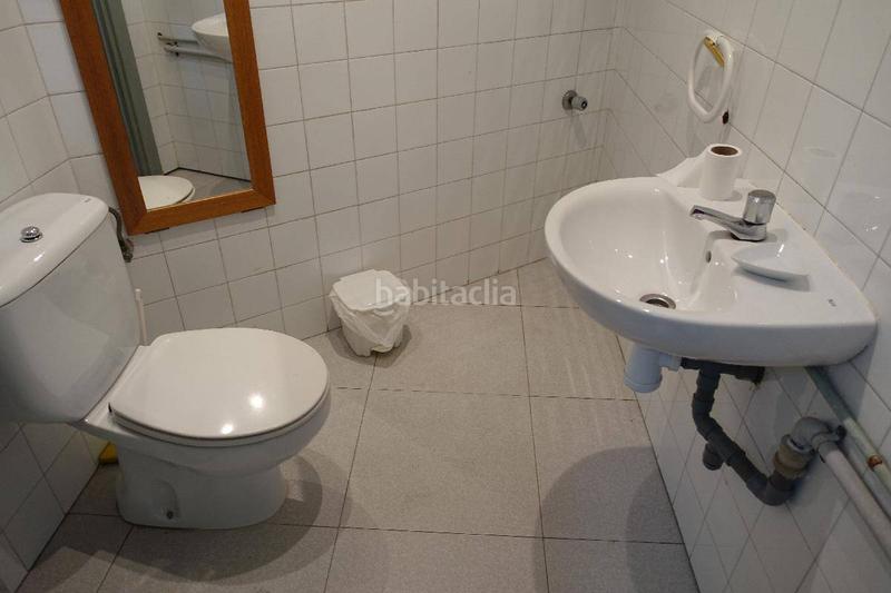 Foto 111a9462-2442-4120-b3d3-c2e0b21d406c. Lloguer local comercial a Sabino Arana-Jesuitas Bilbao