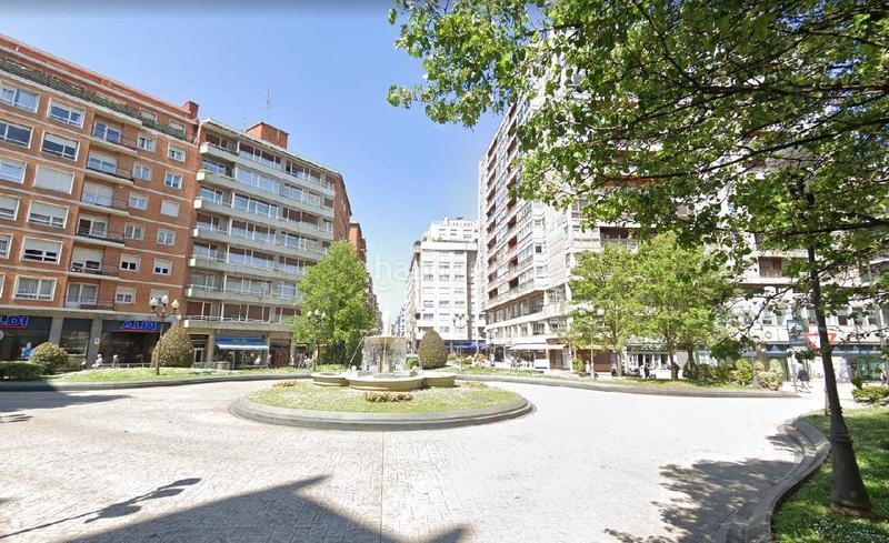 Foto 1a7cd40c-7de6-4069-ac46-cb24bbcff7df. Alquiler local comercial local junto a la plaza Campuzano en Bilbao