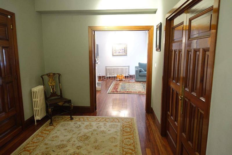 Foto 142eeb8b-eca3-4d58-93e9-94a12cc43721. Flat with heating parking in Las Arenas Getxo