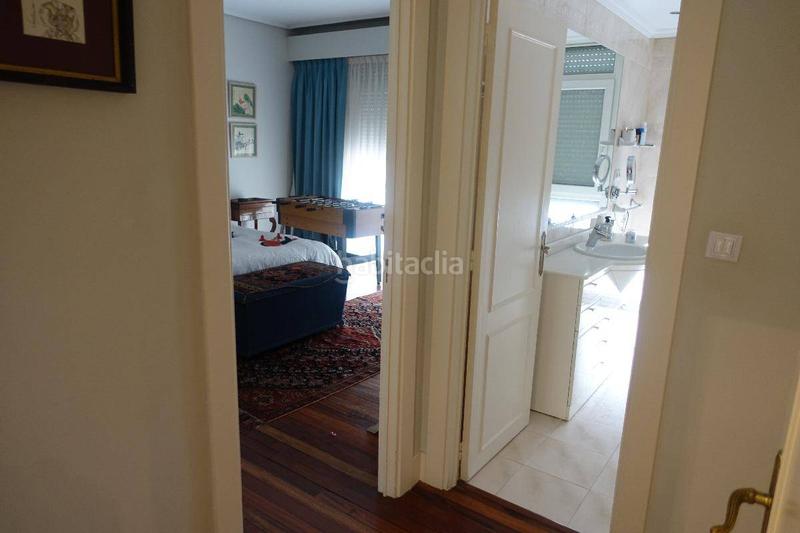 Foto 8b44944b-a53c-4833-8c3c-a41d4242f7c5. Flat with heating parking in Las Arenas Getxo