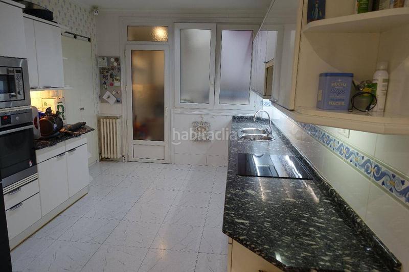 Foto bd342fd3-a022-442e-9176-befbf434f56a. Flat with heating parking in Las Arenas Getxo