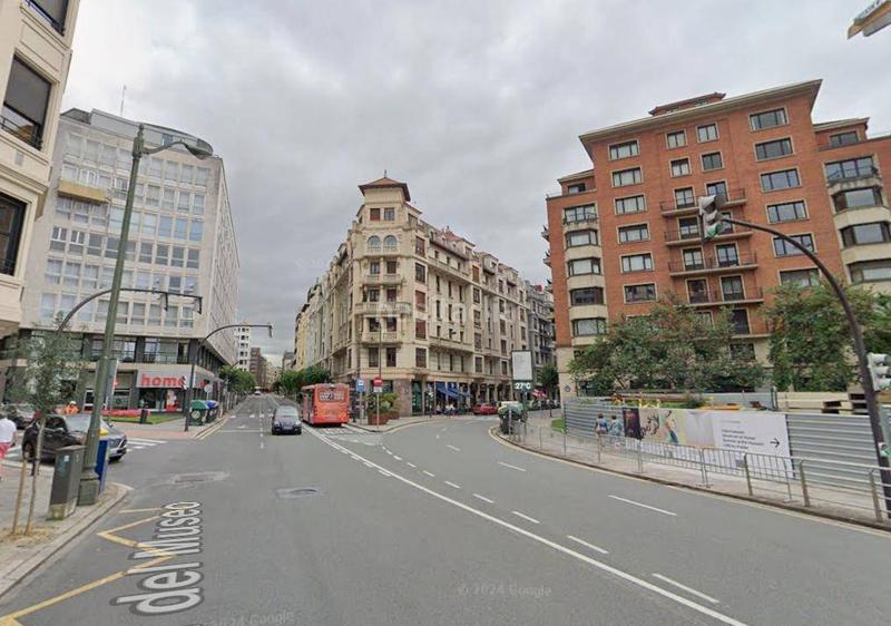 Foto ec88b8d2-feff-4d32-a403-6ab8558e8676. Posto auto in Abandoibarra - Guggenheim Bilbao