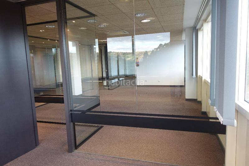 Foto ece64b2e-2be1-4d06-9ce8-3dca6a12c371. Alquiler oficina  en alquiler en Artatza-Pinueta-Pinosolo Leioa