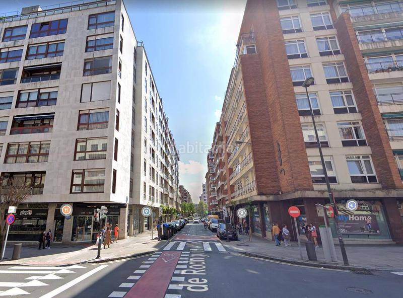 Foto a9352dba-93b0-4acb-8c00-59f5be8daf25. Alquiler local comercial local junto a la plaza Campuzano en Bilbao