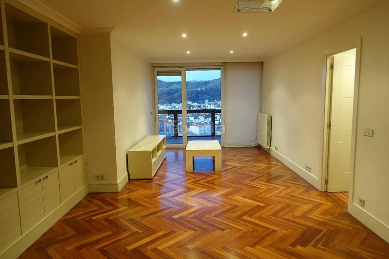 Foto 680e07b7-80e0-476a-bcab-368f66d44ebb. Rent flat with heating in Iralabarri Bilbao