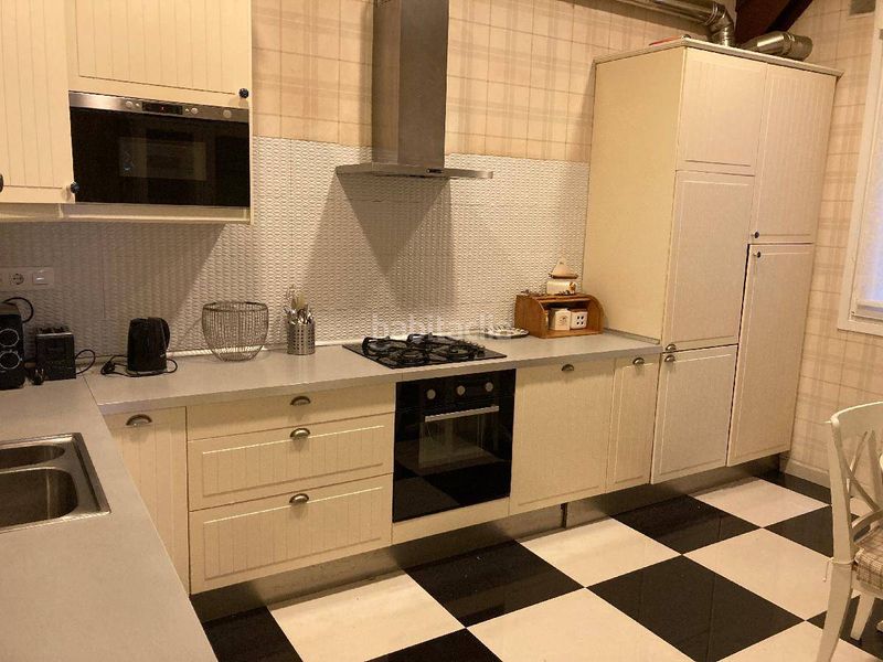 Foto 13dacdd6-70c0-460b-8be1-3462794db303. Pis a Abandoibarra - Guggenheim Bilbao