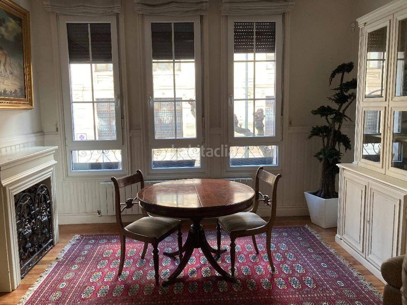 Foto 5a51c88d-1cae-415e-ba70-f19fe3cce522. Pis a Abandoibarra - Guggenheim Bilbao