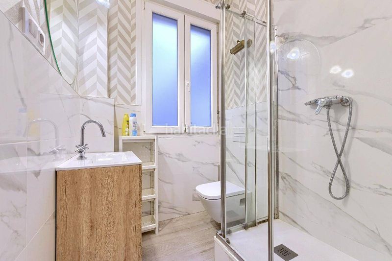 Foto 729223ba-f26e-4dbd-92c0-3e803386ef65. Pis a Abandoibarra - Guggenheim Bilbao