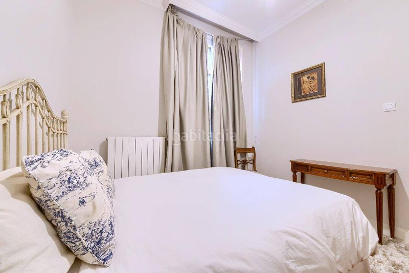 Foto 90b4d93d-ef64-440c-8908-f7c4ec14dedb. Pis a Abandoibarra - Guggenheim Bilbao