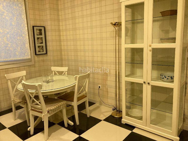 Foto e9c7d105-3123-4a17-8573-5cd3eea34013. Pis a Abandoibarra - Guggenheim Bilbao