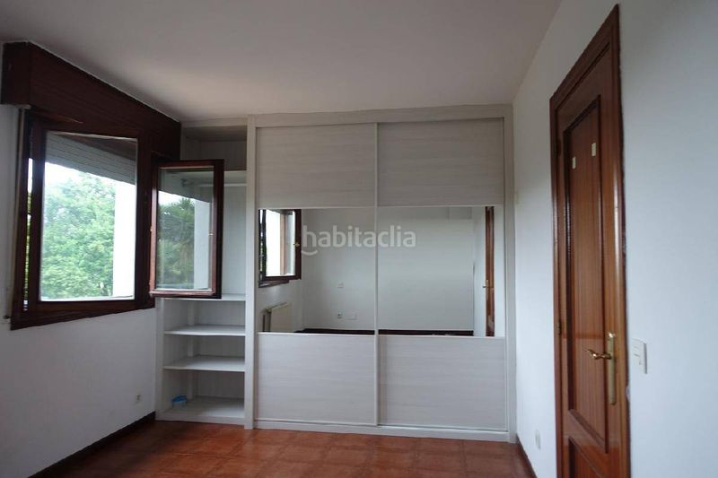 Foto 2590a987-f8d9-4813-8838-db817f9a1976. Xalet amb calefacció aparcament a Mioño-Santullán Castro - Urdiales