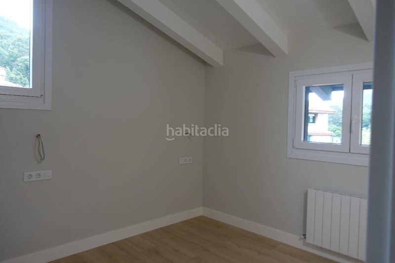 Foto 6d6a2939-3b44-4830-9f97-d0552dab1b7a. Piso venta de duplex con jardín en mioño en Mioño-Santullán Castro - Urdiales