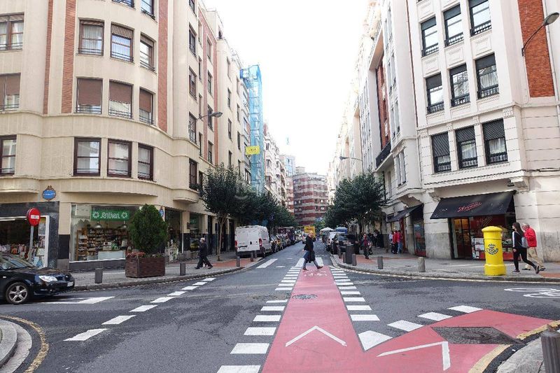 Foto 13947e24-d08d-4a6b-891e-1322eb605d5f. Local comercial a Campuzano Bilbao