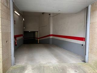 Parking coche en Avenida de Ferrol 44