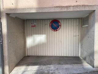 Parking coche en Rúa de Voces Ceibes