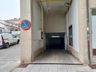 Lloguer Aparcament cotxe  Avenida bilbao. Plaza de garaje muy cerca de hospital, cimus, buen acceso
