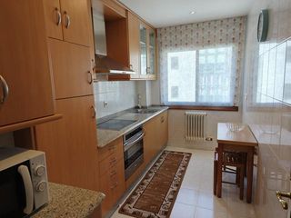 Rent Apartment  Rúa de xosé pasín. Apartamento para contrato anual en muy buen estado