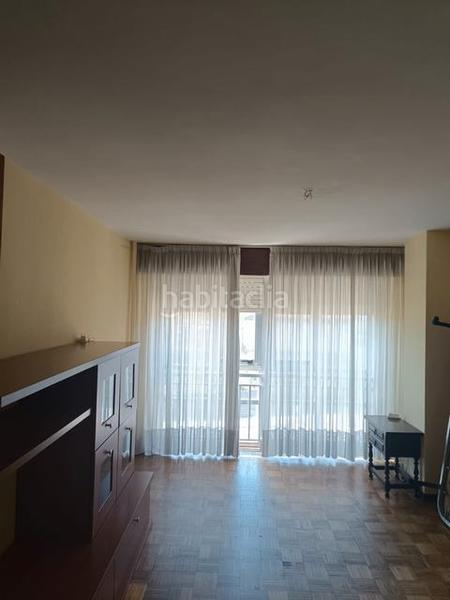 Foto d792ae2f-ae81-439d-86e8-5fc7cf180d4d. Miete etagenwohnung in avenida de romero donallo 22 in Santiago de Compostela