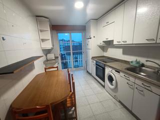 Lloguer Pis  Avenida de vilagarca. Piso para curso acadmico en zona sur muy luminoso