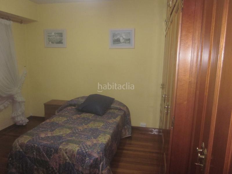 Foto b8b535ce-5948-43c4-b4e4-9febfd573389. Rent flat with heating in Ensanche - Sar Santiago de Compostela